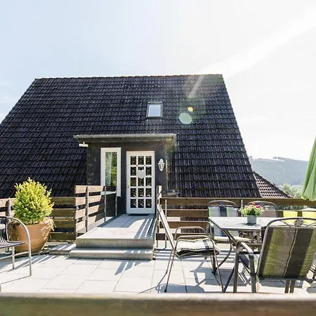 Prázdninový dům On The Sunny Slope Modern Retreat