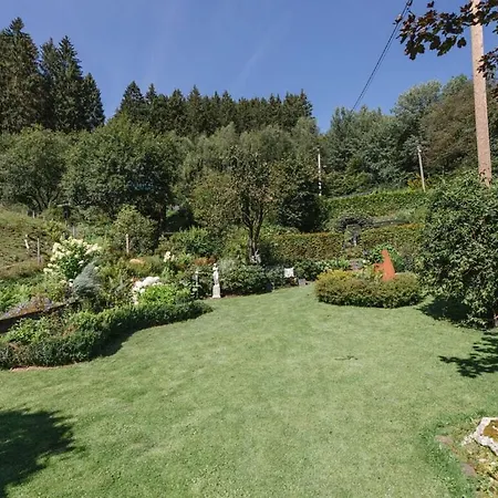 Prázdninový dům On The Sunny Slope Modern Retreat Niedersalwey