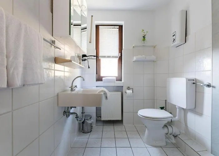 On The Sunny Slope Modern Retreat 度假居 Niedersalwey